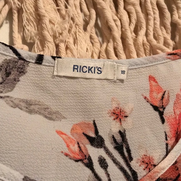 SOLD cold shoulder Blouse - Picture 2 of 3